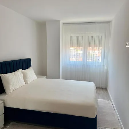 Apartment Crystal Centar *